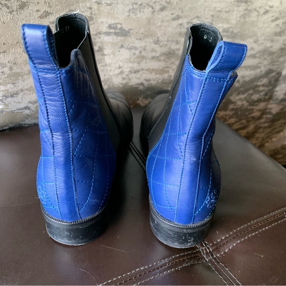 Luxury boots from LK Bennett. Expert craftsmanship and signature detailing! - Picture 1 of 6